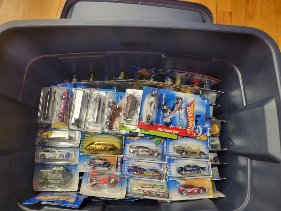 Mattel Hot Wheels 1995 Buick Stocker коллекционный номер 472 - Изображение 3 из 4