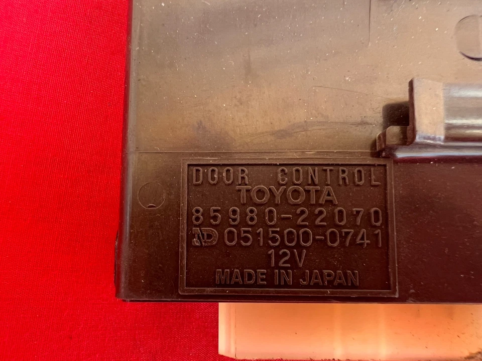 Toyota 85980-22070 Relay Assembly, Door Control 85-86 Cressida - Image 2 of 3