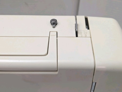 Kenmore Sears Model 385 Sewing Machine W/Pedal & Case No Needle - Picture 7 of 13