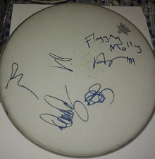 FLOGGING MOLLY signed DRUM HEAD Dave King +4 drumhead
