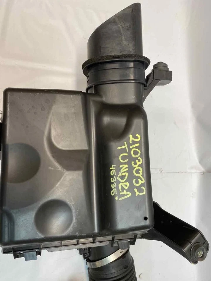 2007-2019 Toyota Tundra Air Cleaner Air Box W/O Hydrocarbon Filter OEM - Image 3 of 4