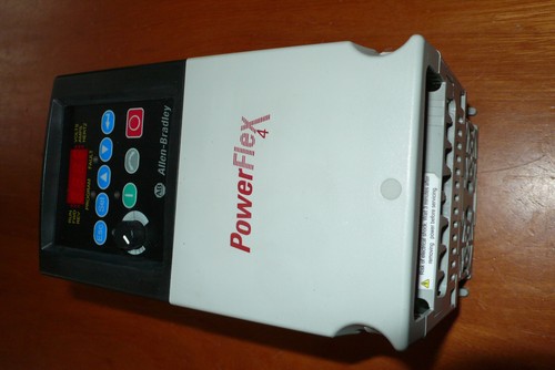 VARIATEUR TRIPHASE 380V 3,7kW VITESSE POWERFLEX 4, ALLEN BRADLEY 22A-D8P7N104 - Bild 12 von 17