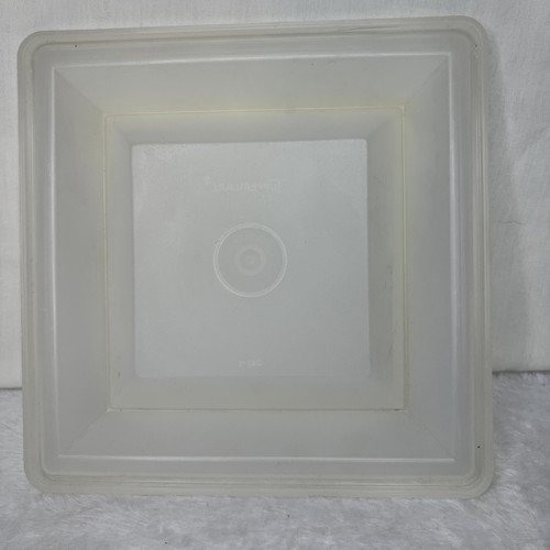 Tupperware Replacement Lid 1387-2 Square Get Together Buffet Set - Picture 2 of 4