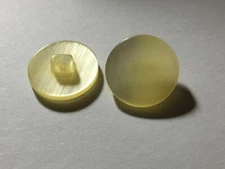 NEW 10 PCS 3/4 INCH SHANK BUTTONS LIGHT YELLOW PEARL FINISH