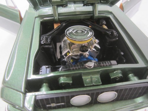 ERTL AMERICAN MUSCLE 1/18 Diecast 1967 GREEN SHELBY MUSTANG GT-350 4-SPEED - Picture 7 of 9
