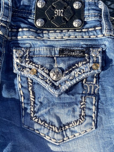 Miss Me Girls Jeans Sz 12 Bling Embellished Distressed Denim Capris JK5755P4 - Picture 2 of 10
