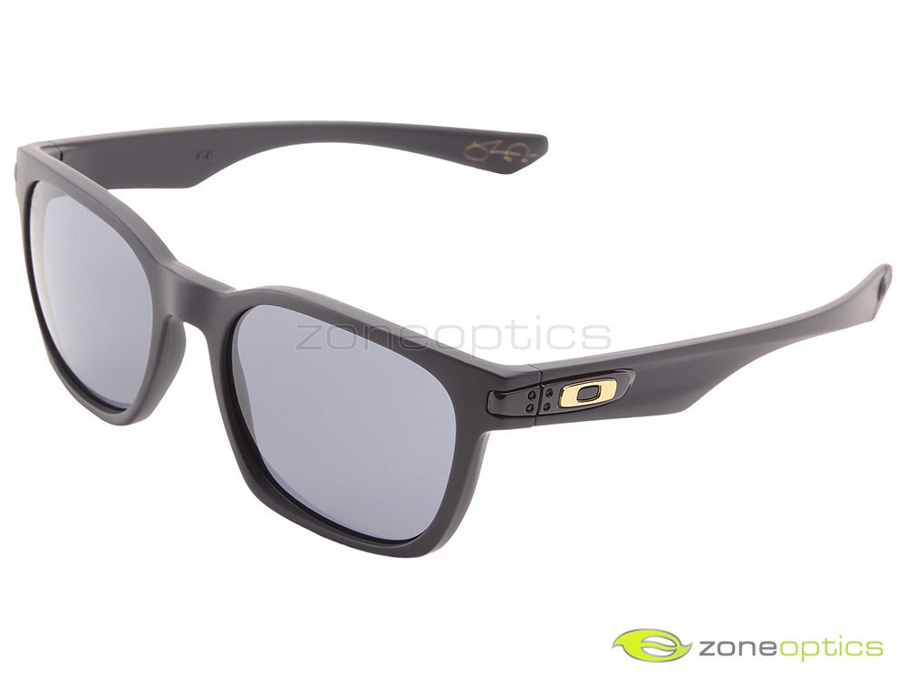 Oakley Garage Rock Shaun White Sunglasses OO9175-20 Matte Black