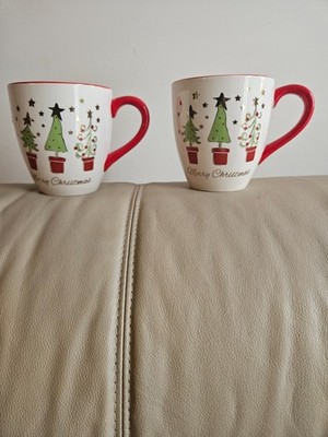 TWIN MERRY CHRISTMAS MUGS BRAND NEW NEVER USED