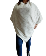 mantella poncho donna in eco pelliccia colore bianco coprispalle morbido stola