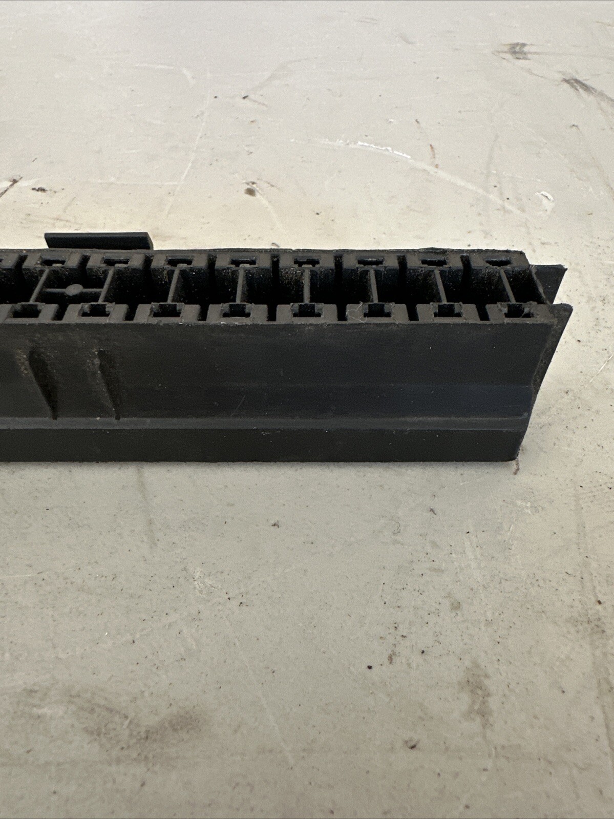 Ferrari Part 116262 Fuse Box Base 400i MONDIAL 8 MONDIAL QV P/R AS-IS READ