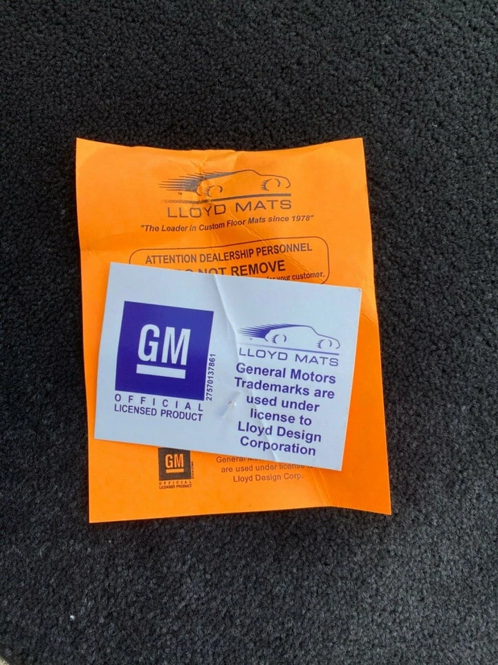 CHEVY CAMARO 10-15 OEM NEW BLACK TRUNK MAT EMBROIDERED WITH "SS" LOGO IN RED - Image 4 of 4