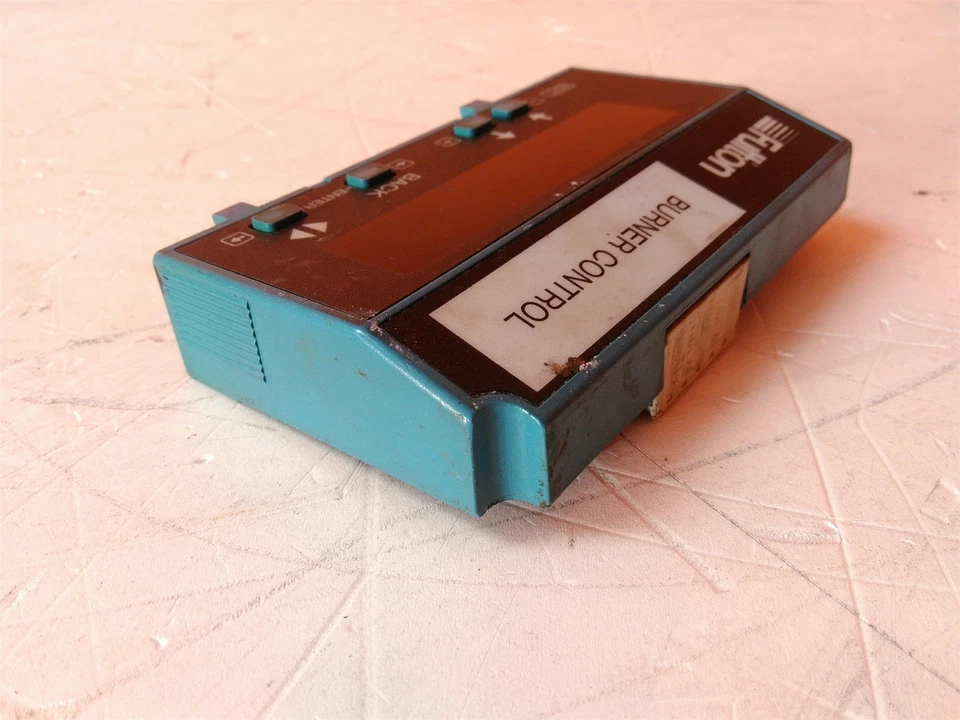 Defective Honeywell S7800A 1019 Keyboard Display Module English AS-IS for Parts - Image 4 of 4