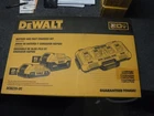 *NEW* Dewalt 20V Lithium-Ion 4-Port Charger & Battery Kit DCB235-2C