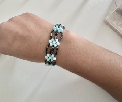 Handgefertigtes Perlen Armband hellblau Blume Boho Schmuck Geschenk für Frauen