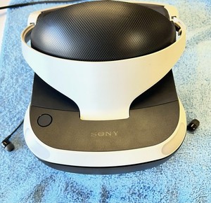 Sony PlayStation VR Headset Black White HDMI USB Connectivity