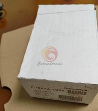 ONE NEW HONEYWELL FLAME DETECTOR C7027A1056 C7027 A 1056