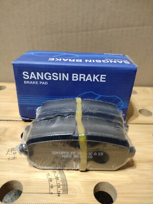 Sangsin Rear Brake Pads Kia Rondo Optima 2007-10 OEM Manufacturer with Hardware 