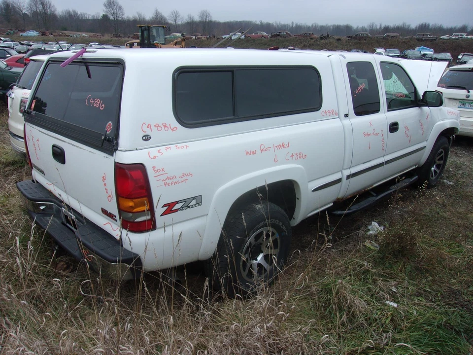 Used Fuse Box Engine fits: 2002 Gmc Sierra 1500 pickup  Grade A - Image 3 of 4