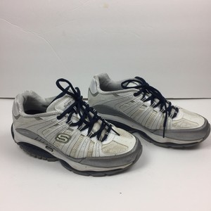 sketchers white tennis shoes