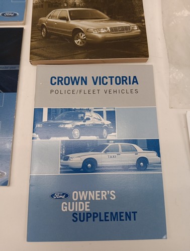 2005 Ford Crown Victoria P71 Police Sedan Owner Owner's Manual - Picture 3 of 9