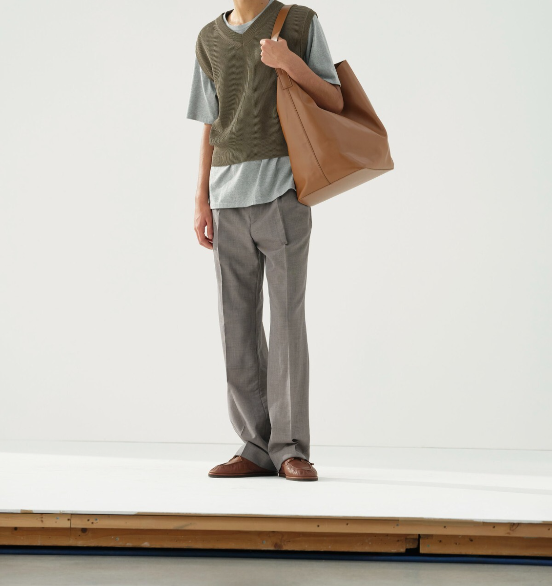 ASK availability First)AURALEE LEATHER BIG SHOULDER BAG MADE