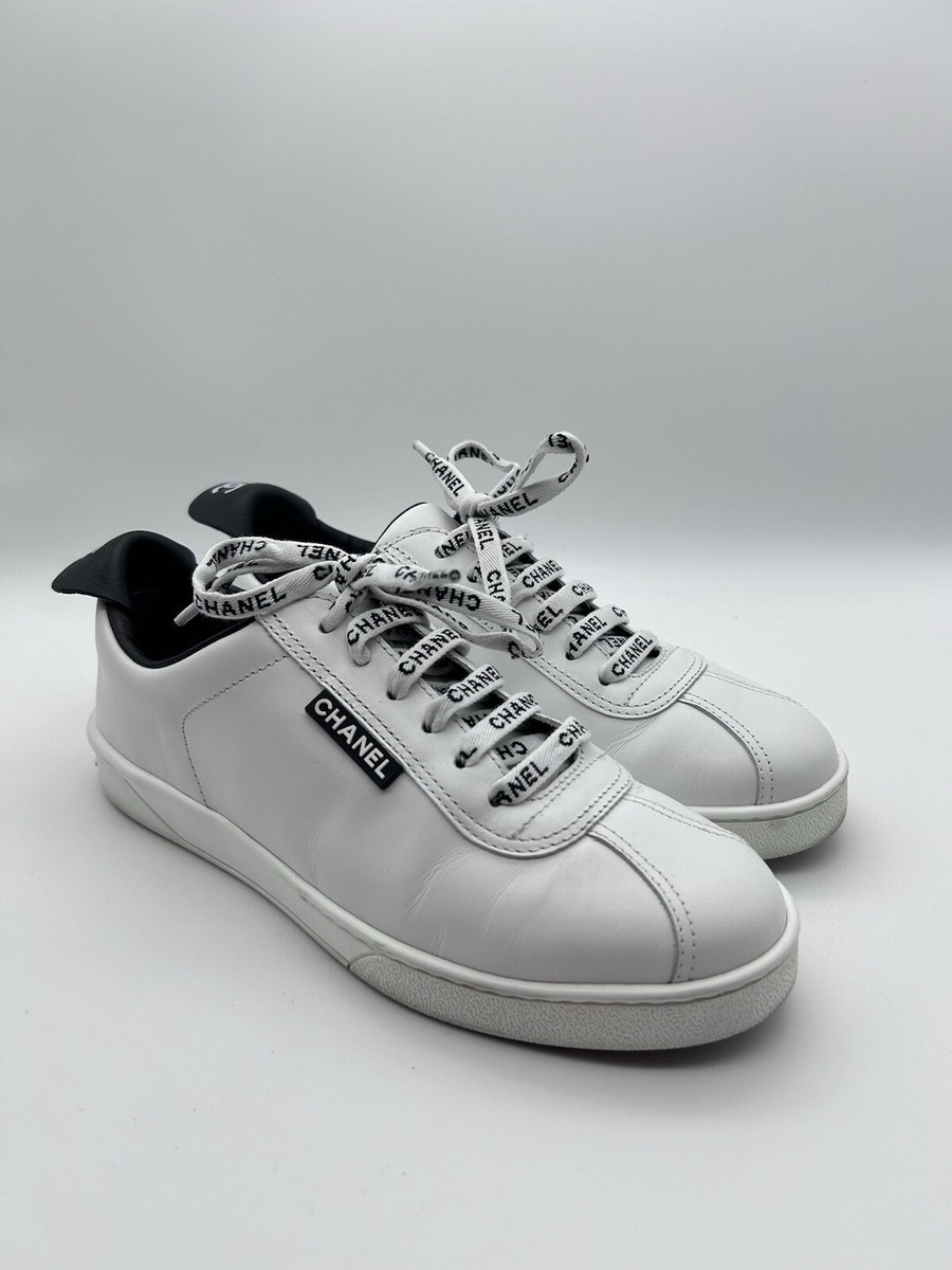 CHANEL レザー スニーカー CCロゴ ホワイト サイズ37 Chanel White Leather Casual Sneakers: Women's Size 36.5 Logo Laces