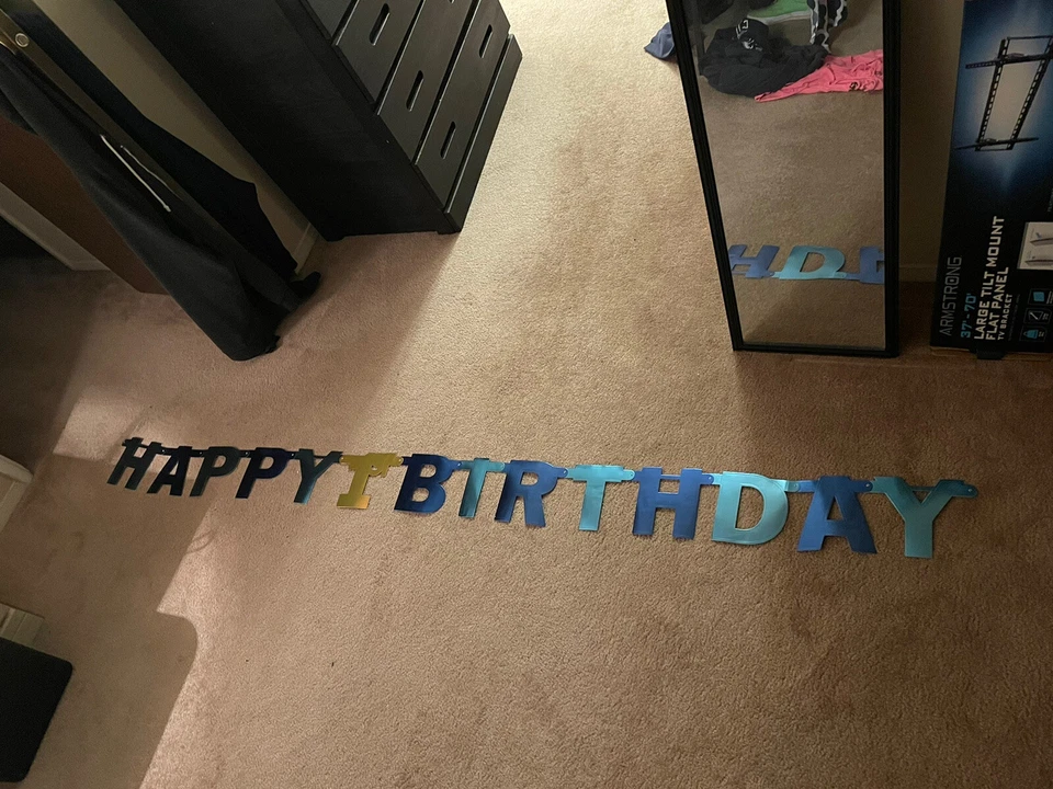 生日快乐横幅 - 7.5 英尺 — 第 2/2 张图片