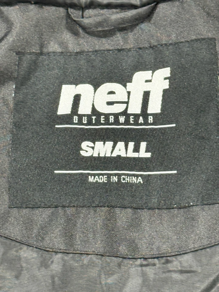 Chaqueta Neff para mujer pequeña negra ropa exterior con capucha cremallera completa abrigo informal Foto 2 de 4