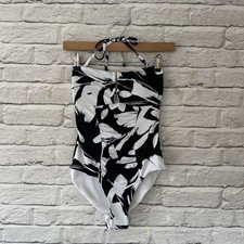 Black & White Pattern Halter Neck Swimsuit / Swimming Costume Size Uk 10