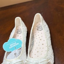Cream Lace Ballet Flats with Bow