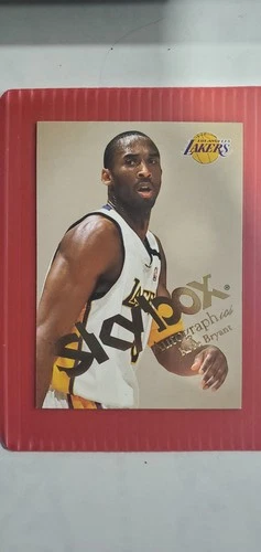 Kobe Bryant 2003-04 Skybox Autographics #2