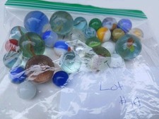 28 AUTHENTIC VINTAGE GLASS BEAD MARBLES LOT OF 28 PCS 7 LARGE 21 MEDIUM SIZED 18