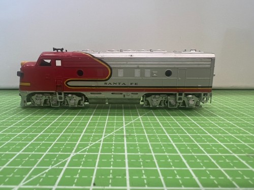 Vintage HO Scale EMD F7 Diesel Locomotive "Santa Fe" #281 Made In Yugoslavia - Picture 1 of 15