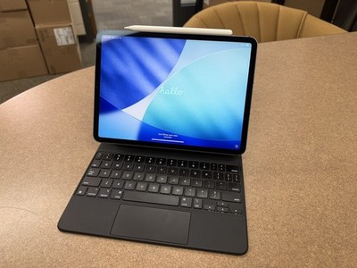 iPad Pro 11'' (3rd gen) with Magic Keyboard and Pencil 2, 128 GB, Wi-Fi + 5G