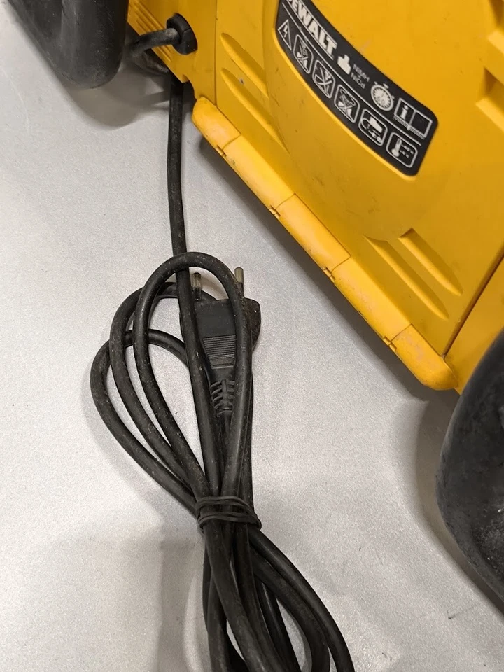 DeWalt DW911 Radio - Funktionstüchtig, Robustes Baustellen-Audio - Bild 4 von 4