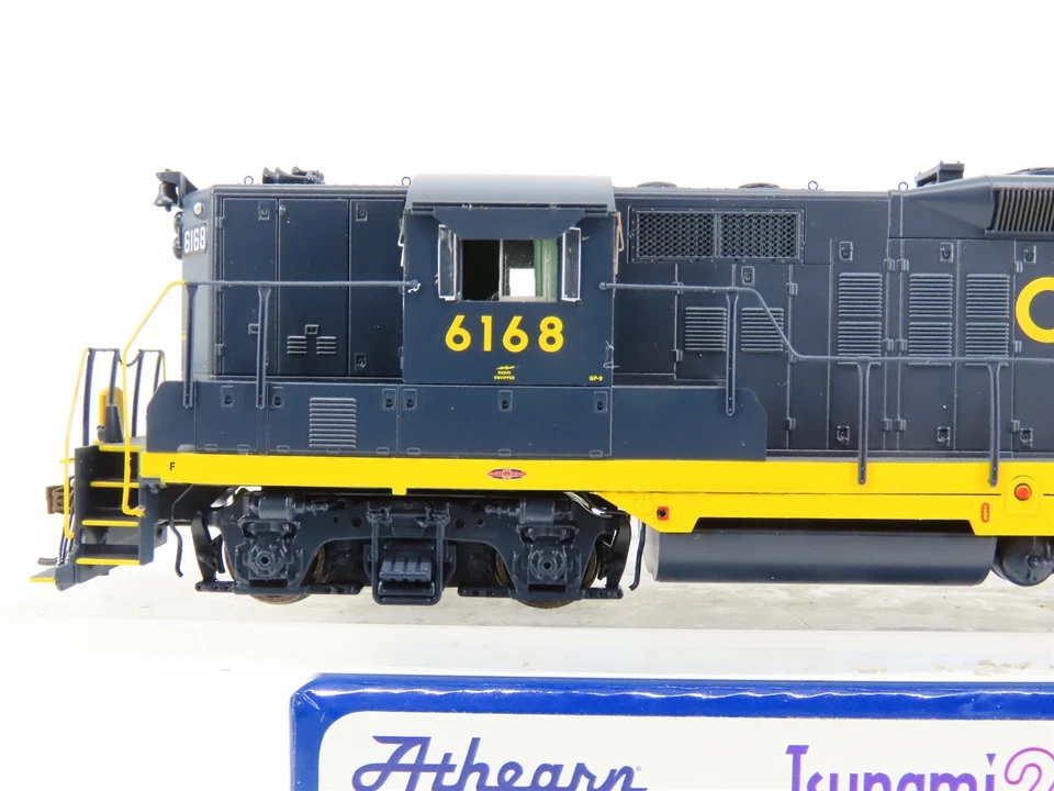Escala HO Athearn Genesis ATHG82368 C&O EMD GP9 Diesel #6168 com DCC e som - Imagem 2 de 4