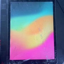 Apple iPad Pro 12.9-inch 2nd Gen (CRACKED SCREEN WORKING) Space Grey WIFI 64gb
