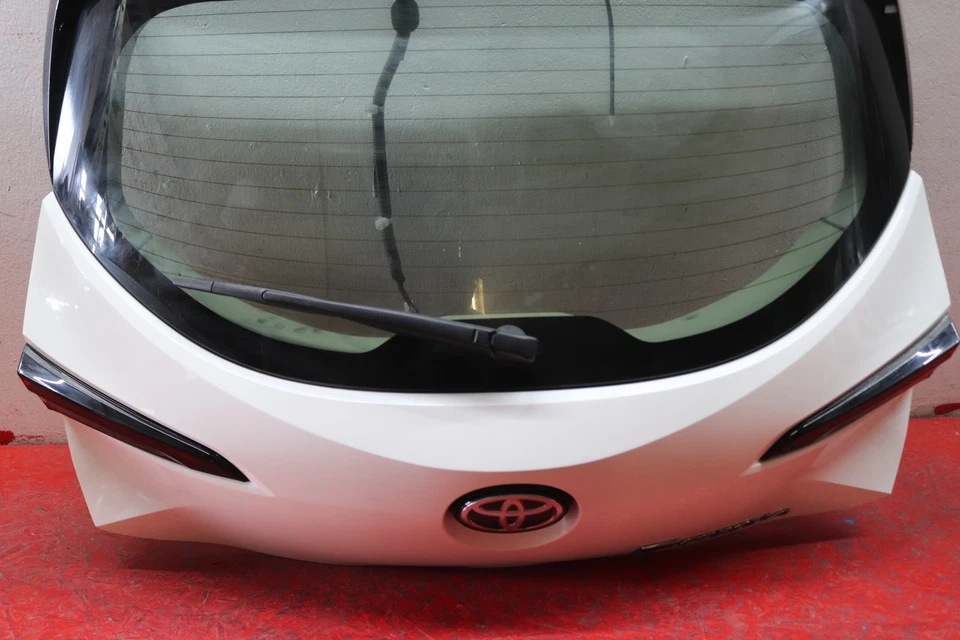 2023 2025 TOYOTA COROLLA HATCHBACK GR REAR LIFTGATE OEM WITH CAMERA Foto 3 de 4