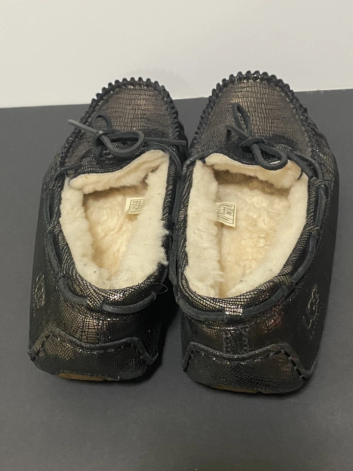 Zapatillas metálicas UGG Australia clásicas Dakota ll para mujer talla 11 usadas Foto 4 de 4