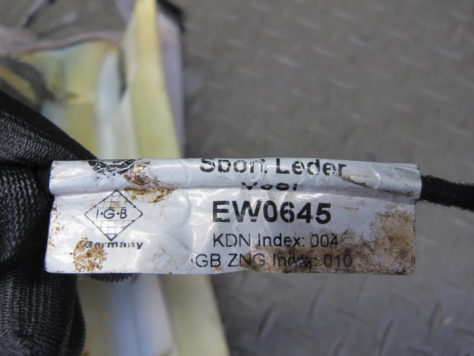 BMW E82 E88 135i 2008 convertible asiento deportivo delantero izquierdo cojín de cuero inferior OEM Foto 4 de 4