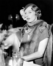 79301 Cloris Leachman Stunning Photo Wall Print Poster US