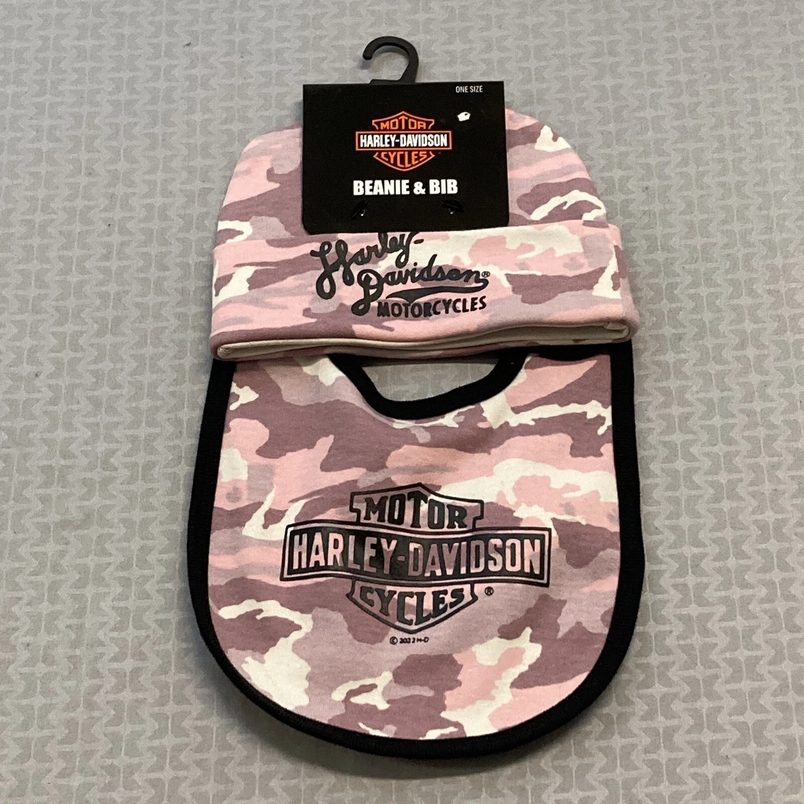NEW GENUINE HARLEY DAVIDSON 7003240 NB GIRL PTD BIB & HAT PINK PRINT