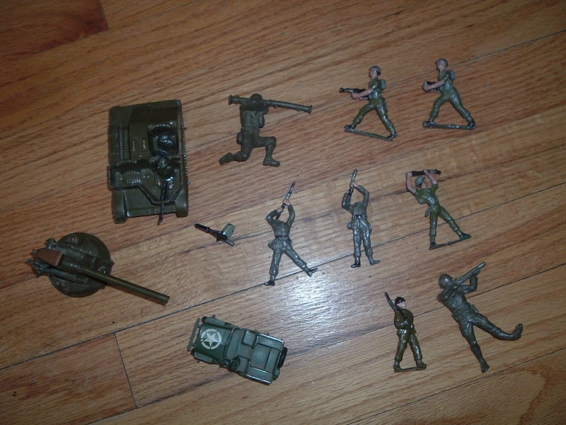 Lot of Toys from 1950s Vintage Military Figures, Jeep Artilary Piece Tank Metal