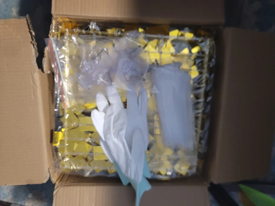 Telón de fondo de pared Kate cuadrado dorado brillante 36 piezas paneles de pared de lentejuelas paneles de 12"X12" Foto 3 de 3