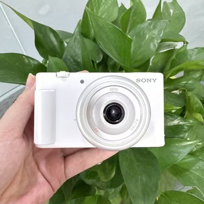 Sony ZV-1F 20.1MP/2.0 Lens 4K Video Flip Screen  Compact Vlogging Digital Camera