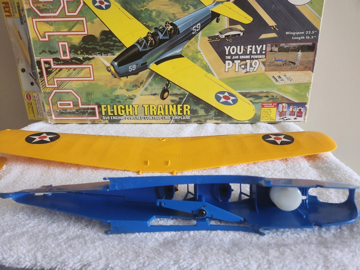 Vintage Cox PT-19 Flight Trainer .049 Gas Model Airplane w/ Box