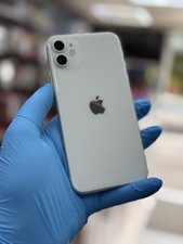 Used iPhone 11 128GB Unlocked White Cracked Screen Works Perfectly Read Desc