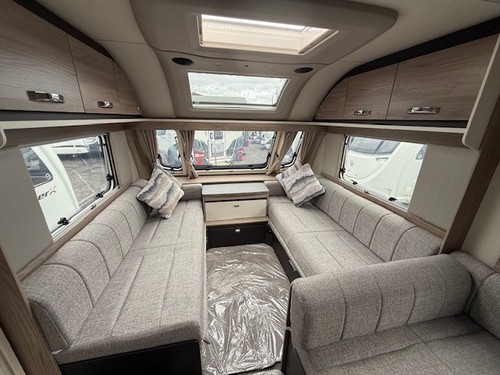 2025 Sprite Exclusive Quattro Grande FB - AWD Mover - Picture 2 of 17