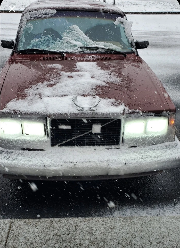 GENUINO Descatalogado VOLVO ASTAS CAPÓ ADORNO  Foto 2 de 2