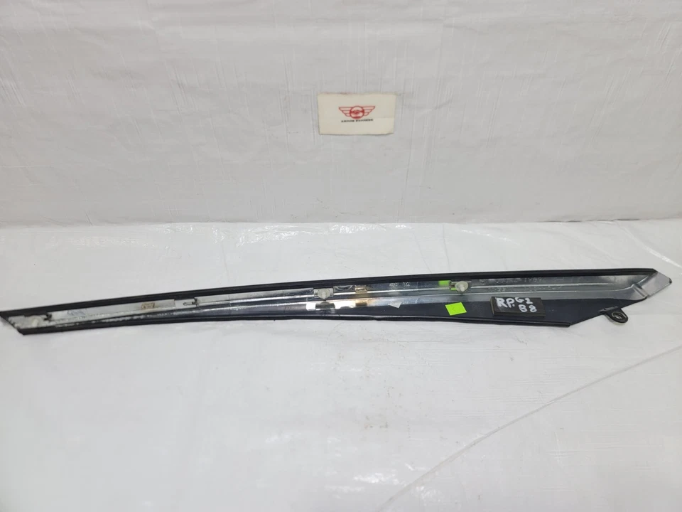 2004-2008 Nissan Maxima Rear Left Driver Side Quarter Panel Pillar Molding Trim Foto 4 de 4